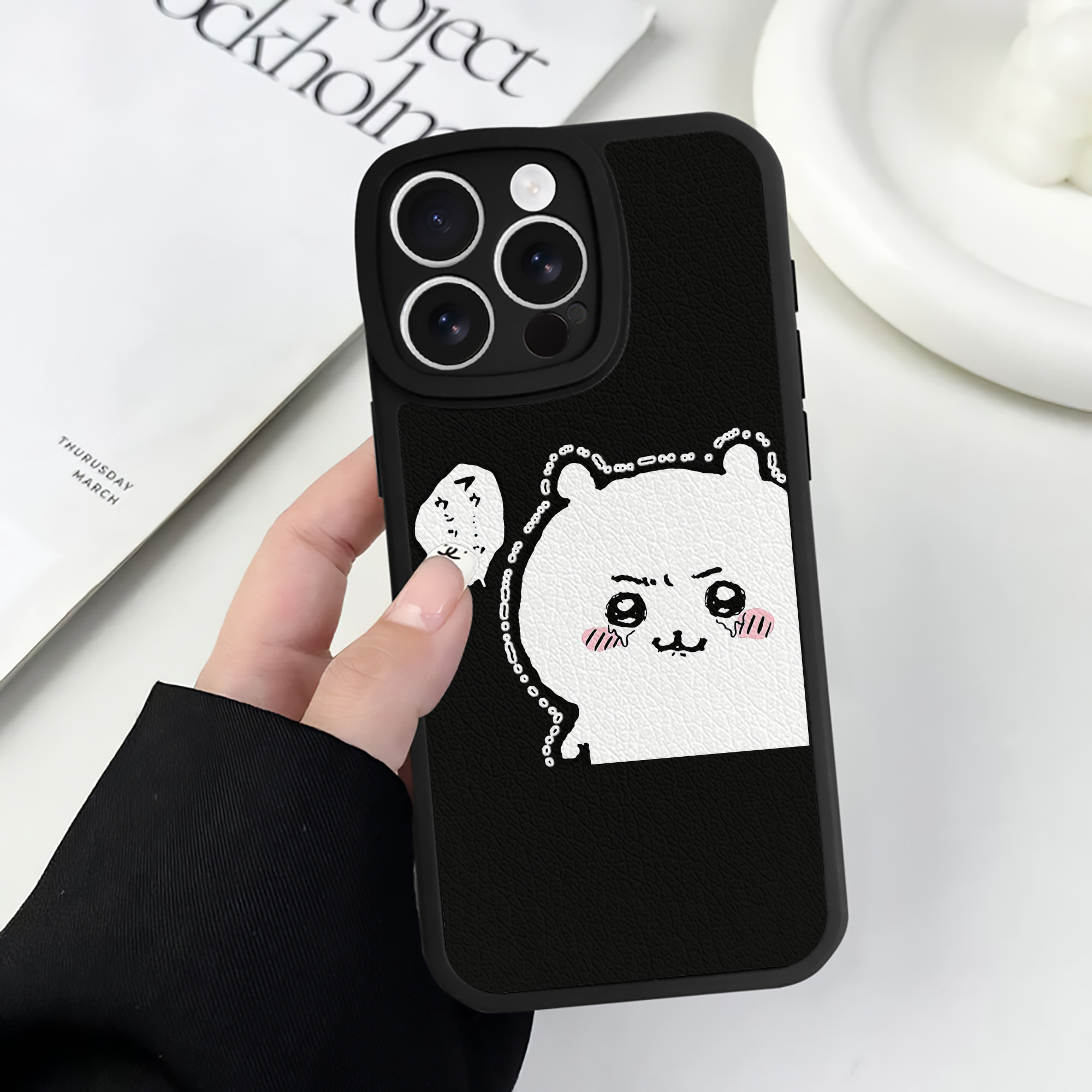 （画像用） ちいかわ ちいかわ Chii-kawa chiikawa 【iPhone 16シリーズ対応】シリコンスマホケース（レザー調） 材質：シリコン